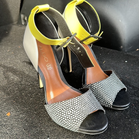 ALDO open toe heels black, white, yellow - Picture 2 of 8